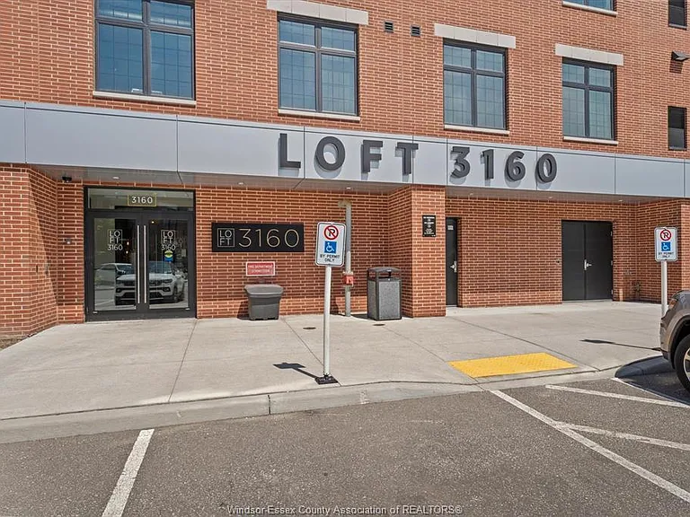 3160 Meadowbrook Ln #204 — Photo 2