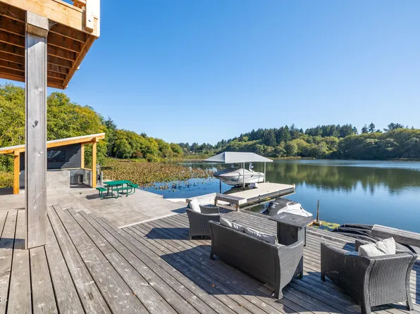 4080 NE West Devils Lake Rd, Lincoln City, OR 97367