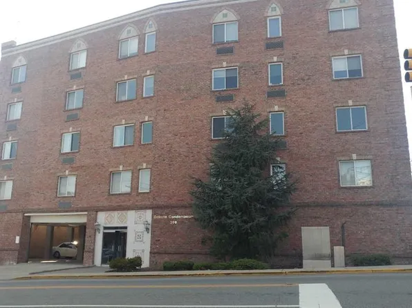 399 11th St APT 405, Palisades Park, NJ 07650