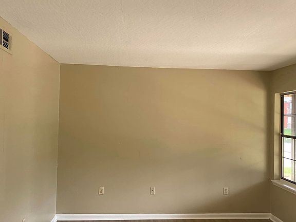 4th image of 407 N 40th Ave APT 2