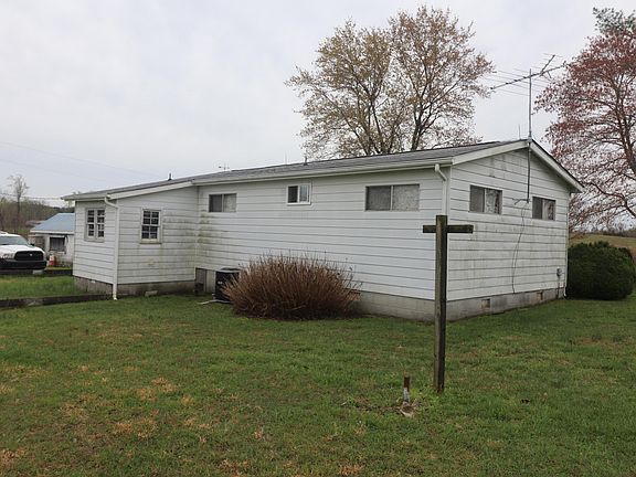 4th image of 1228 Clover Creek Rd