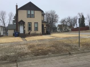 902 11th Ave S, Clinton, IA 52732