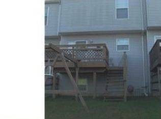 102 Versailles Ct, Newark, DE 19702