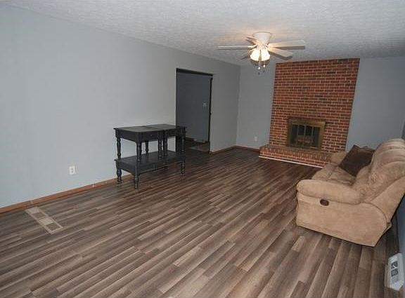 5th image of 19805 Parrott Blvd