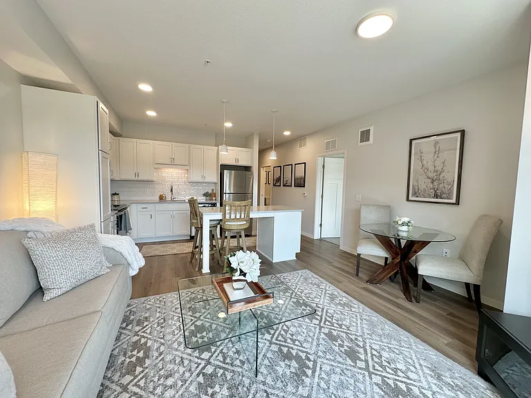 The Eloise Apartments — Photo 75