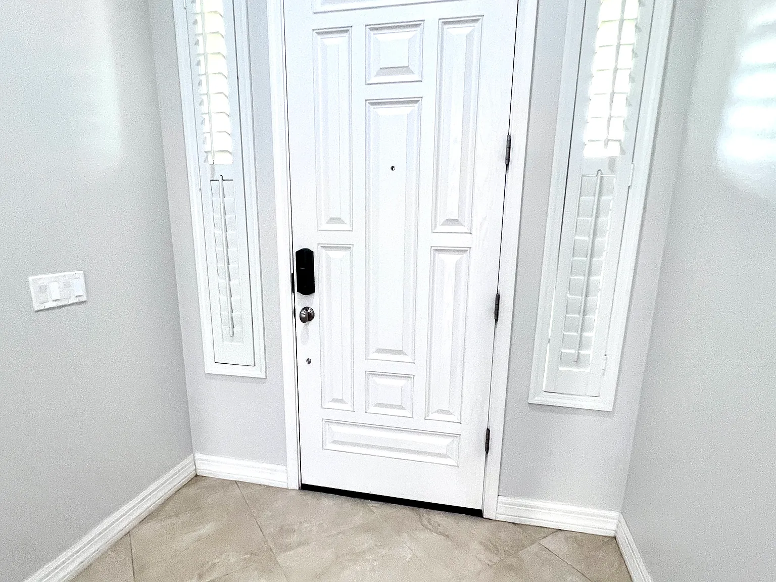 6 bed, 4300 sqft, $4,150 — Photo 3