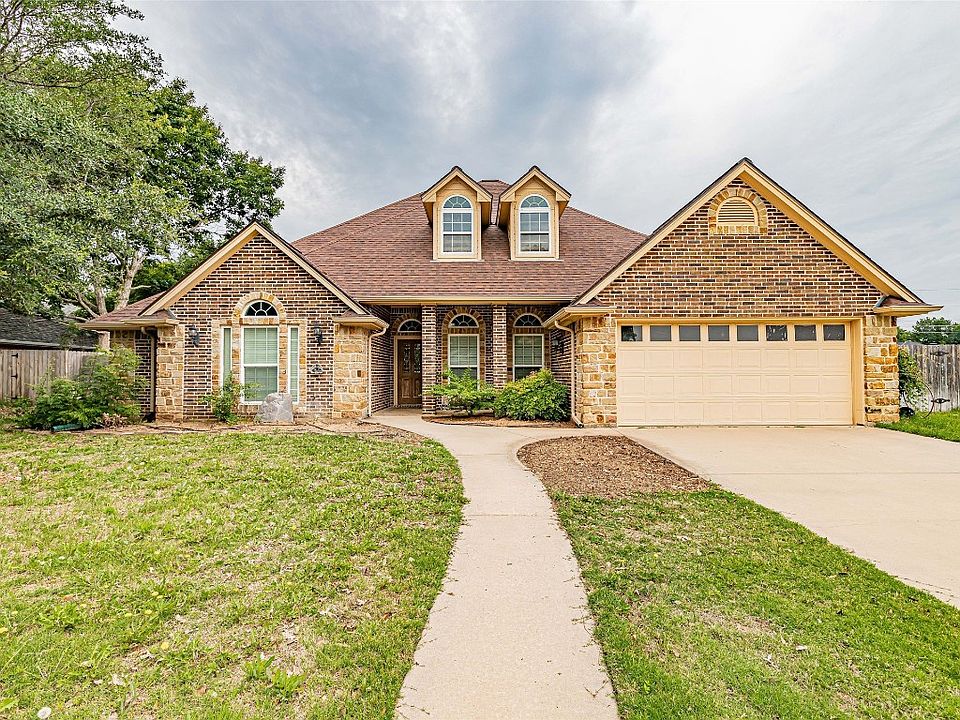 1st image of 705 Maplewood Dr