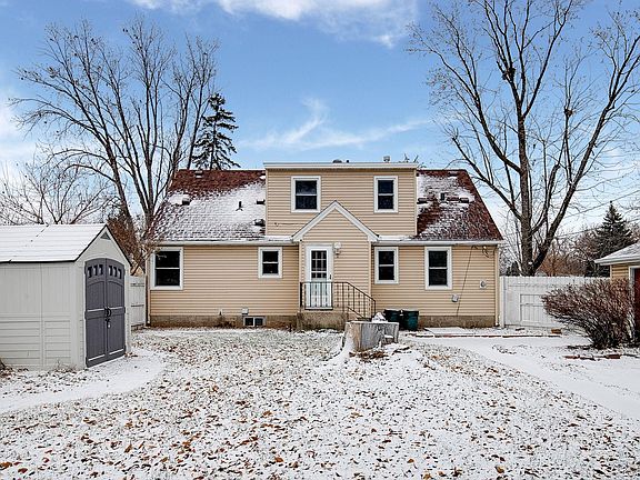 2nd image of 5821 Humboldt Ave N
