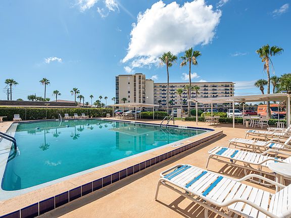 3rd image of 520 Palm Springs Blvd APT 112