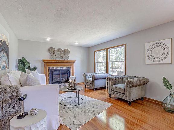 3rd image of 9072 Fields Dr