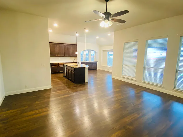 3408 Endicott Ct — Photo 13