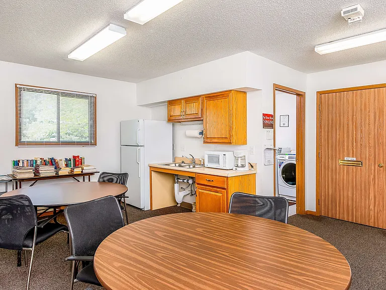 231 S Grant Ave — Photo 16