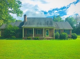 105 Autumn Ln, Tullahoma, TN 37388