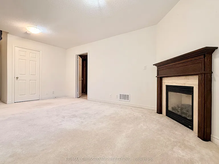 158 Harvest Hills Blvd — Photo 19