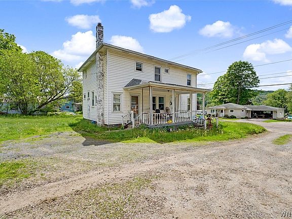 4th image of 260 Main St