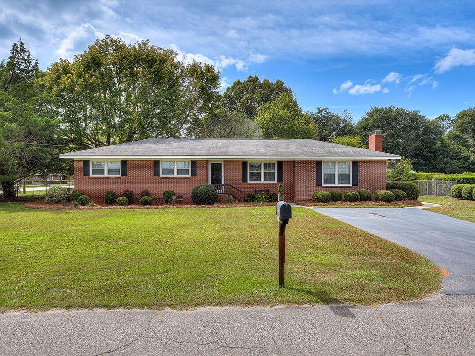 202 Forest St, Louisville, GA 30434 | Zillow