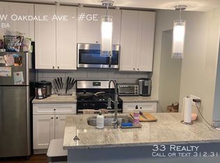 733 W Oakdale Ave, Chicago, IL 60657