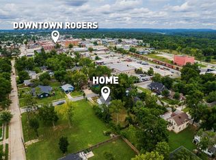 210 W Pine St, Rogers, AR 72756