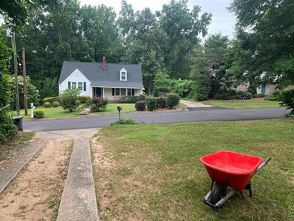 3rd image of 307 W Pine Grove Ave