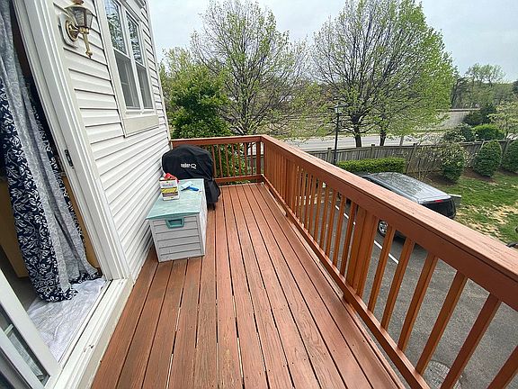 3rd image of 5856 Cowling Ct