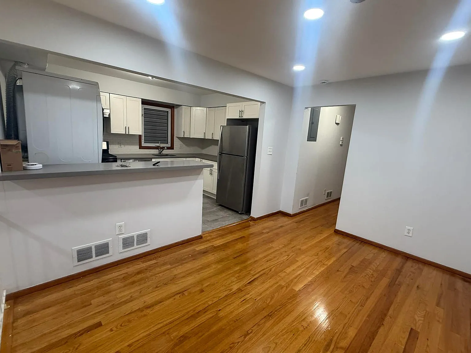 3 bed, 1750 sqft, $2,400 — Photo 2