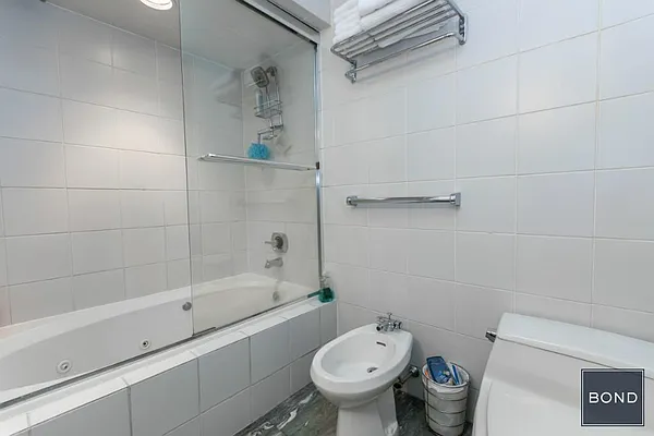 Rented by Bond New York | media 53