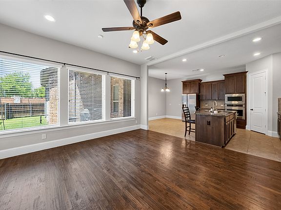 3rd image of 7117 Myrtleridge Dr