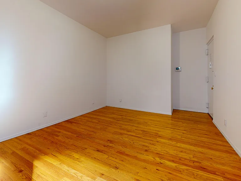 240 Waverly Pl #21 — Photo 6