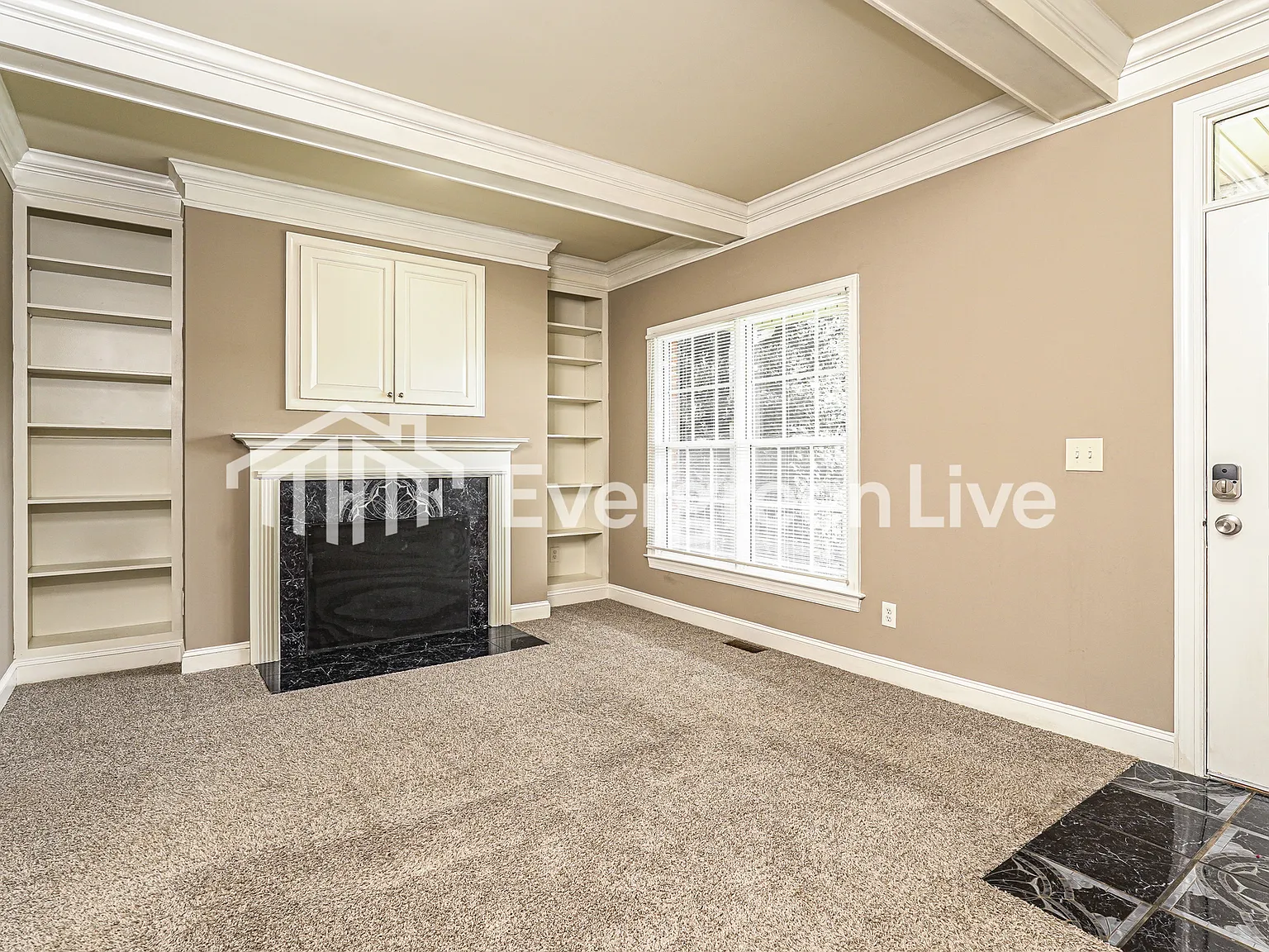 3 bed, 2.0 bath, 1688 sqft, $1,745 — Photo 3
