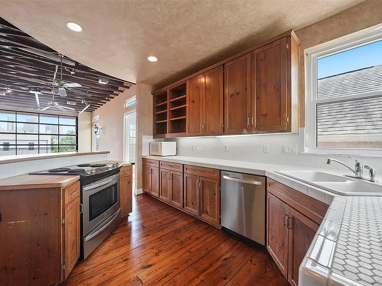 1514 Stanford St — Photo 16
