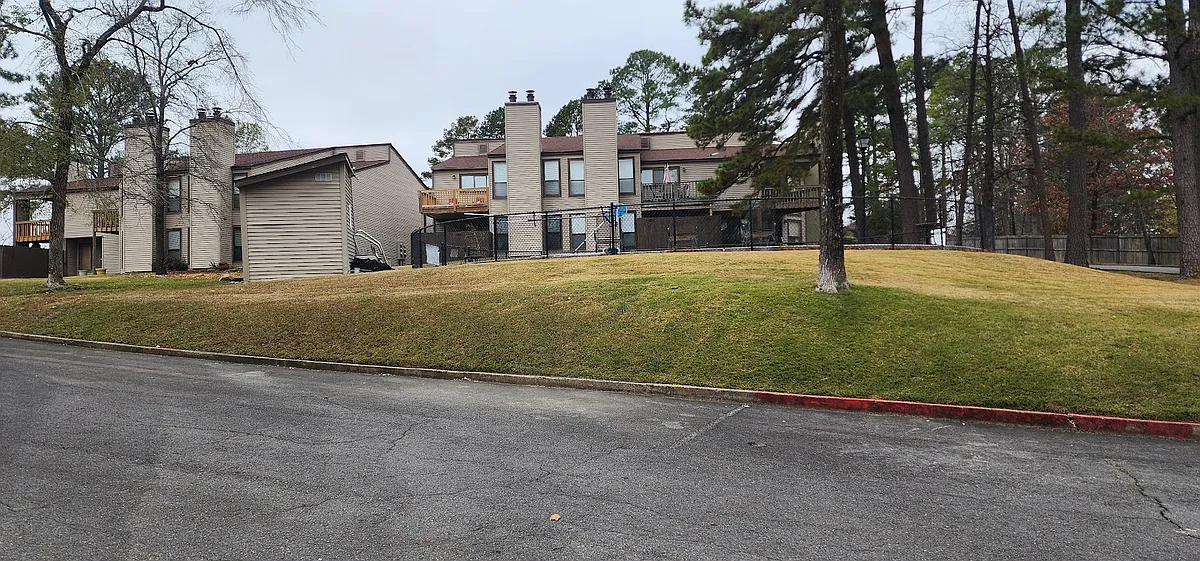 Building Photo - 12100 Rainwood Rd #40