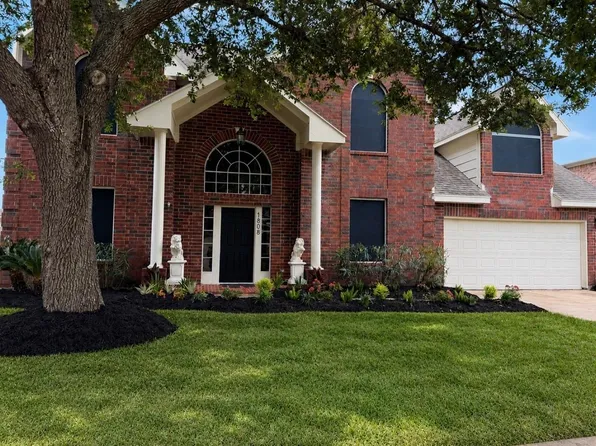 1808 Oakleaf Cir, Pearland, TX 77581