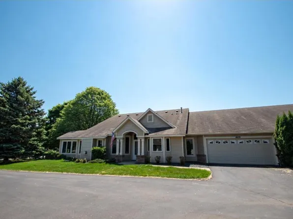 4429 Park Ct, White Bear Lake, MN 55110