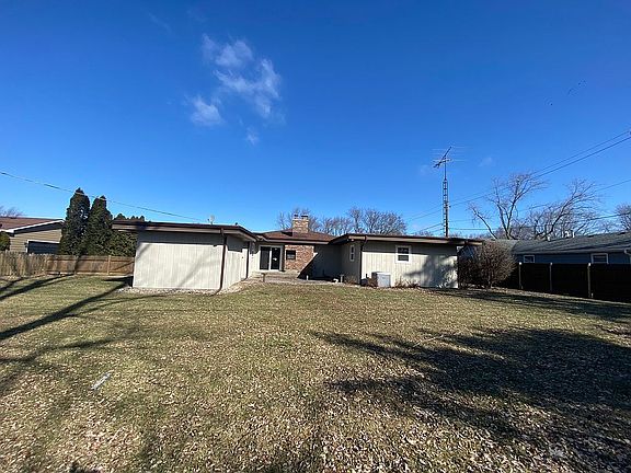 2nd image of 636 Westend Dr