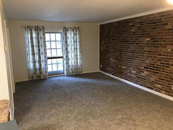 3rd image of 1050 Eve Dr APT B