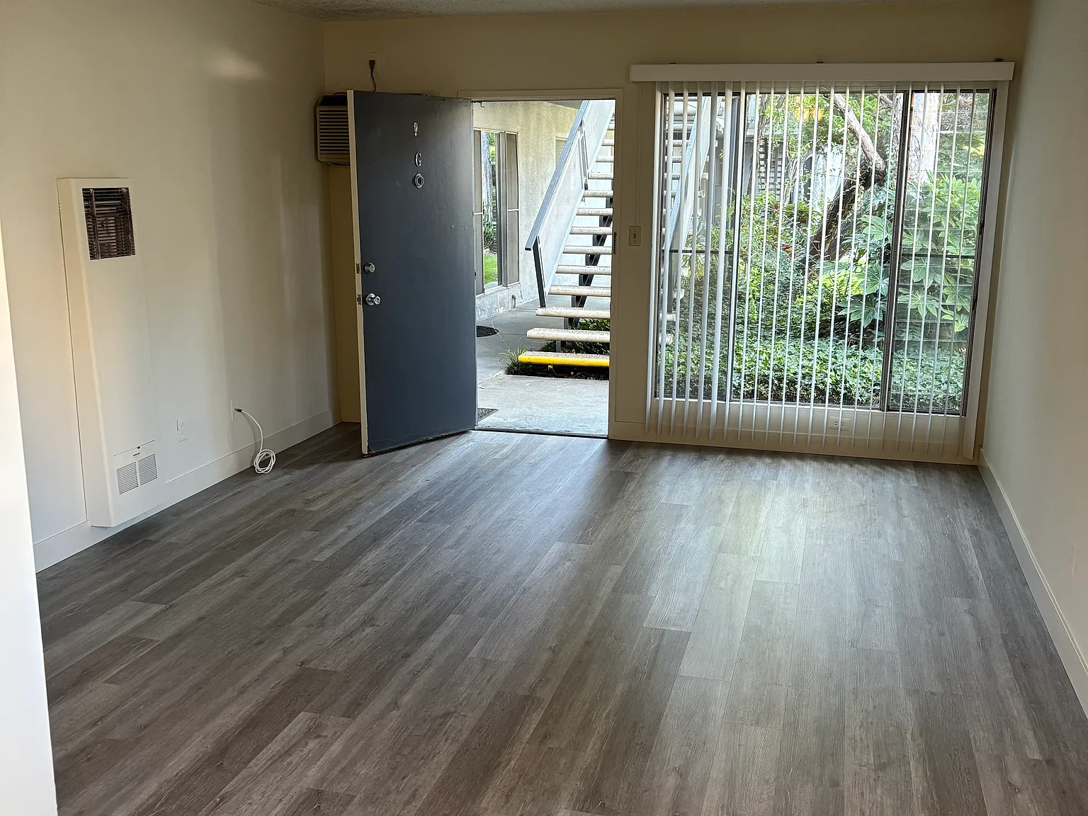 1037 Arcadia Avenue — Photo 2