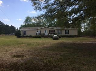 1624 Bee Gee Rd, Lumberton, NC 28358