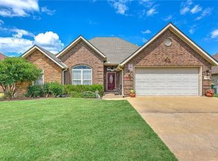 1271 Coventry Ln, Centerton, AR 72719