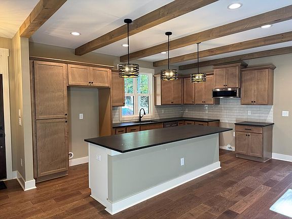 5th image of 673 Spalding Cir