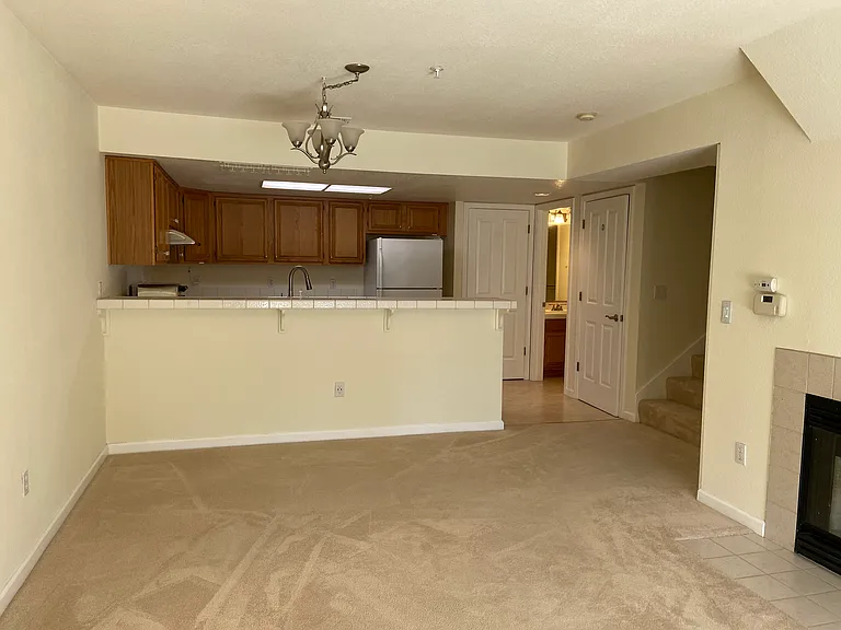 105 Stone Pine Ln — Photo 5