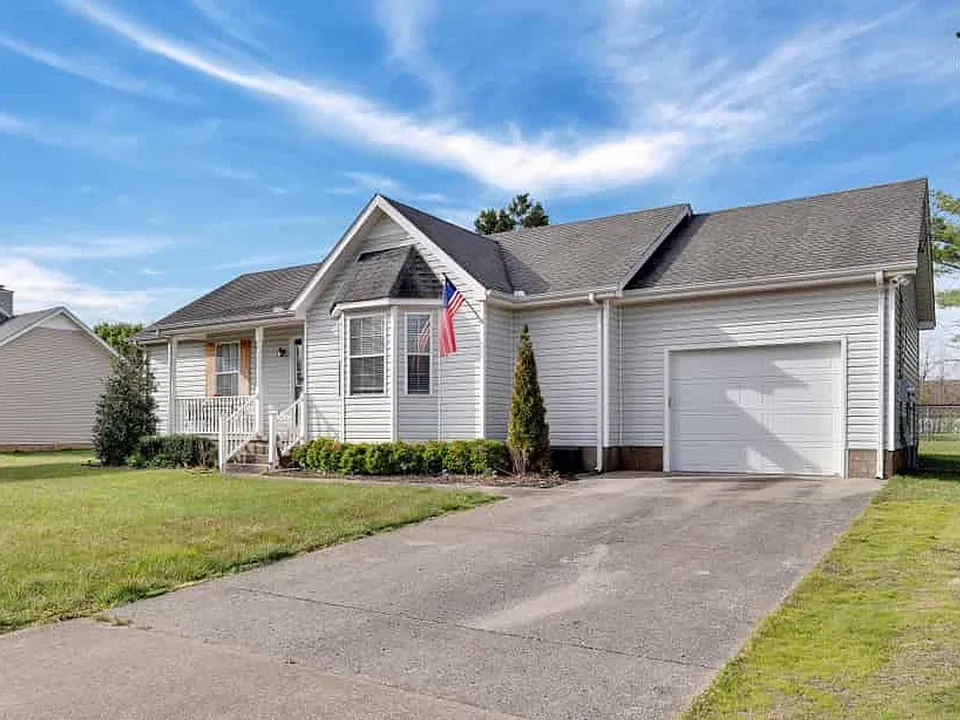 1219 Woods Edge Dr