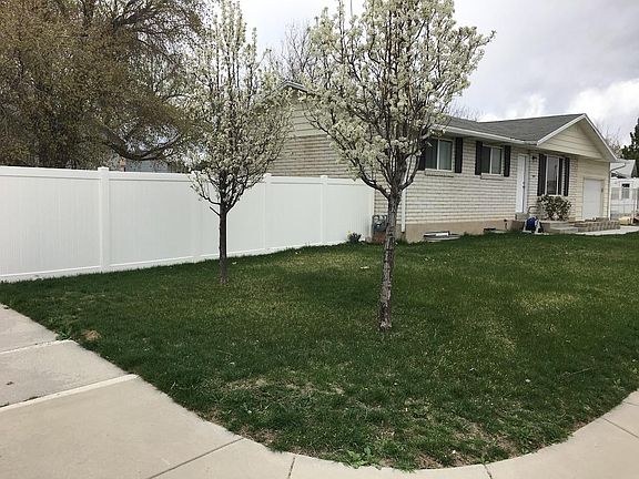 3rd image of 3441 W Royalwood Dr