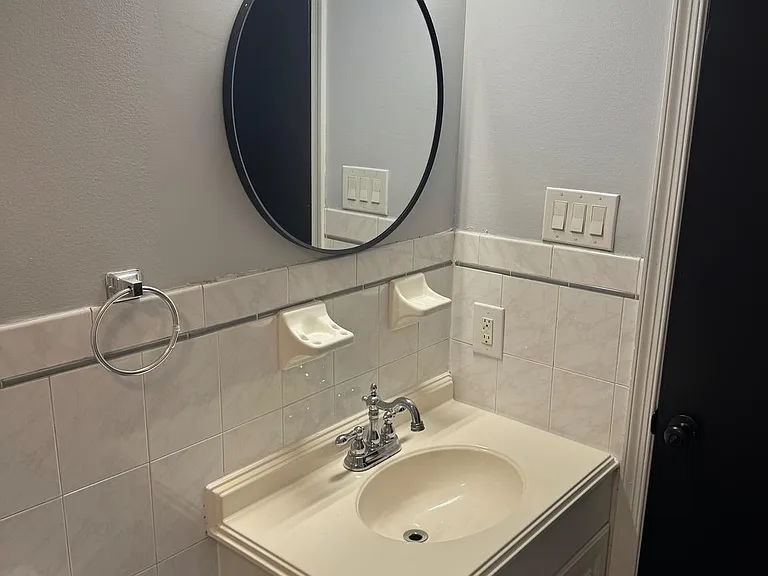 126 N Madison Ave — Photo 20