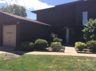7433 Creekwood Dr #12A, North Royalton, OH 44133