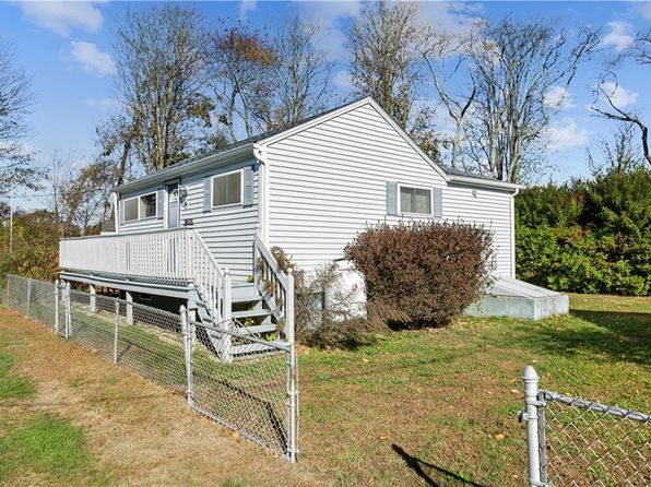 56 Grace St, Tiverton, RI 02878
