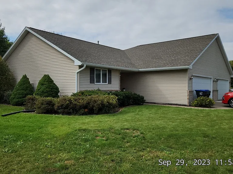 W3183 Westowne Ct — Photo 1