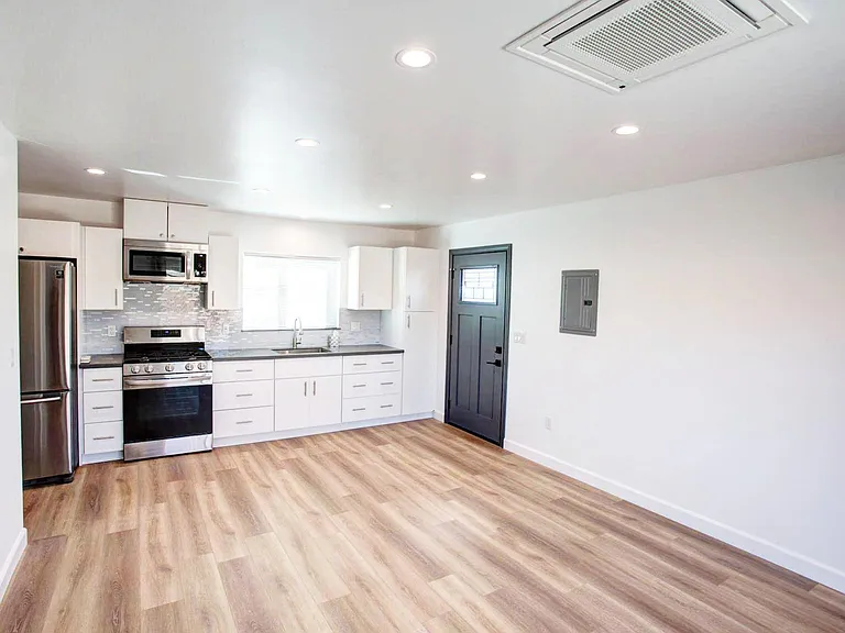 6275 Dana Ave — Photo 5