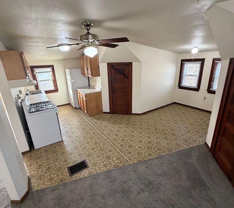 1st image of 614 Douglas Ave APT 3