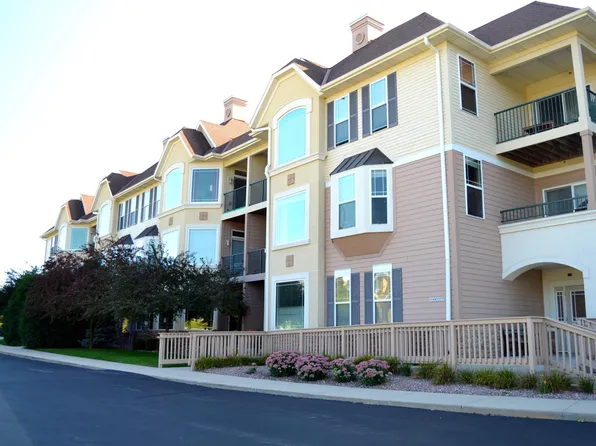 N74W13737 Appleton Ave, Menomonee Falls, WI 53051