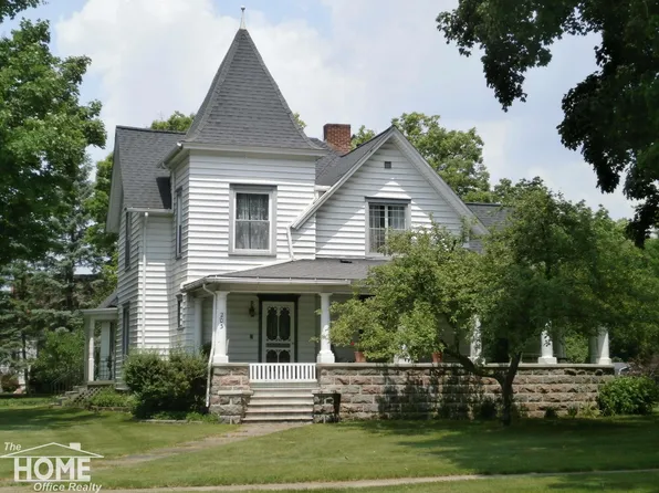 203 E King St, Owosso, MI 48867
